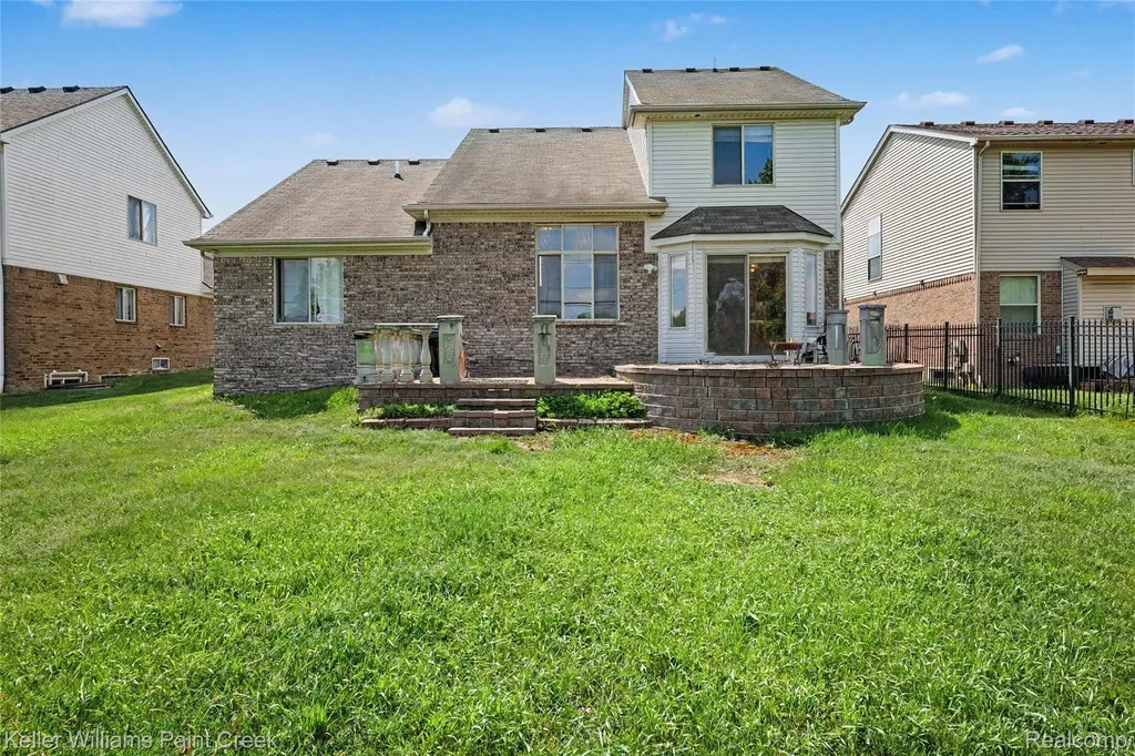 33180 Glengary Court Sterling Heights City MI 48310