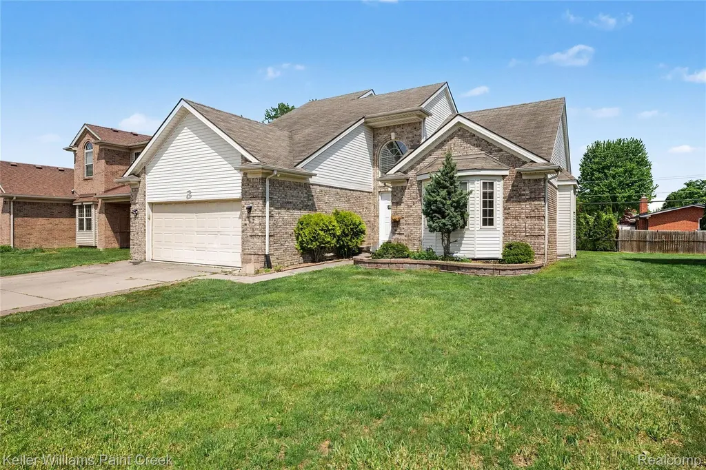 33180 Glengary Court Sterling Heights City MI 48310