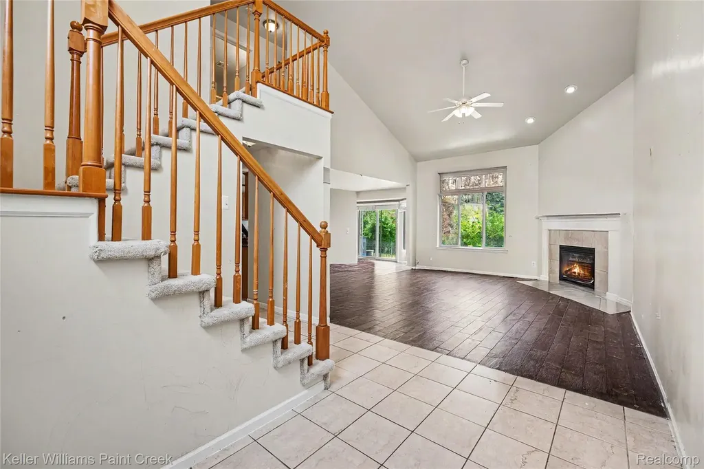 33180 Glengary Court Sterling Heights City MI 48310