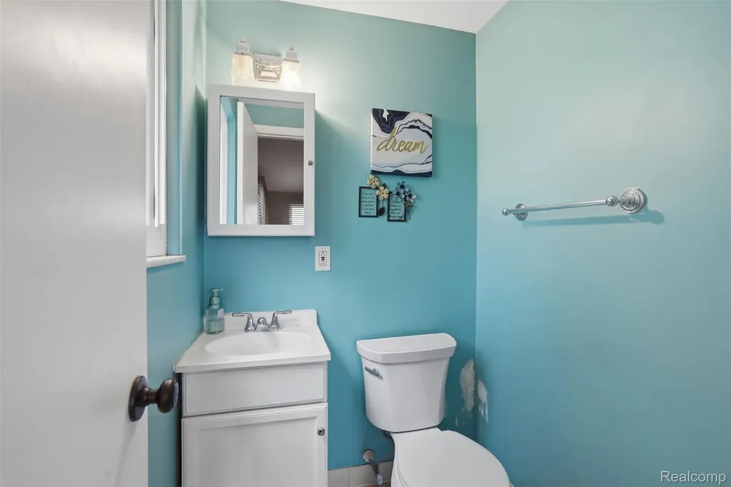 2478 Hiller Road West Bloomfield Charter Township MI 48324