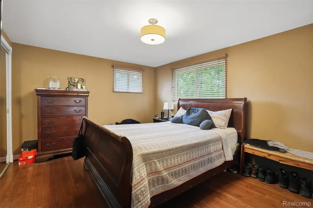 2478 Hiller Road West Bloomfield Charter Township MI 48324