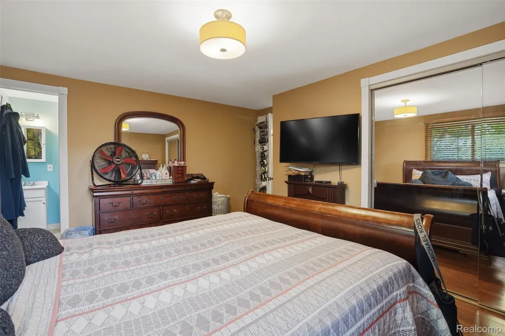 2478 Hiller Road West Bloomfield Charter Township MI 48324