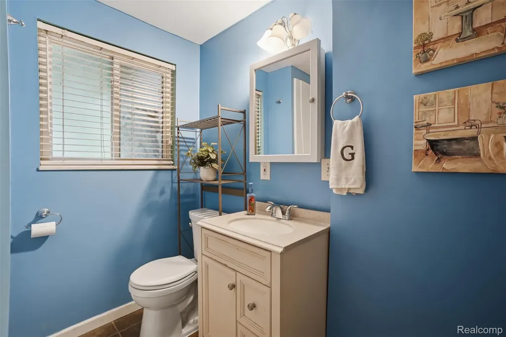 2478 Hiller Road West Bloomfield Charter Township MI 48324