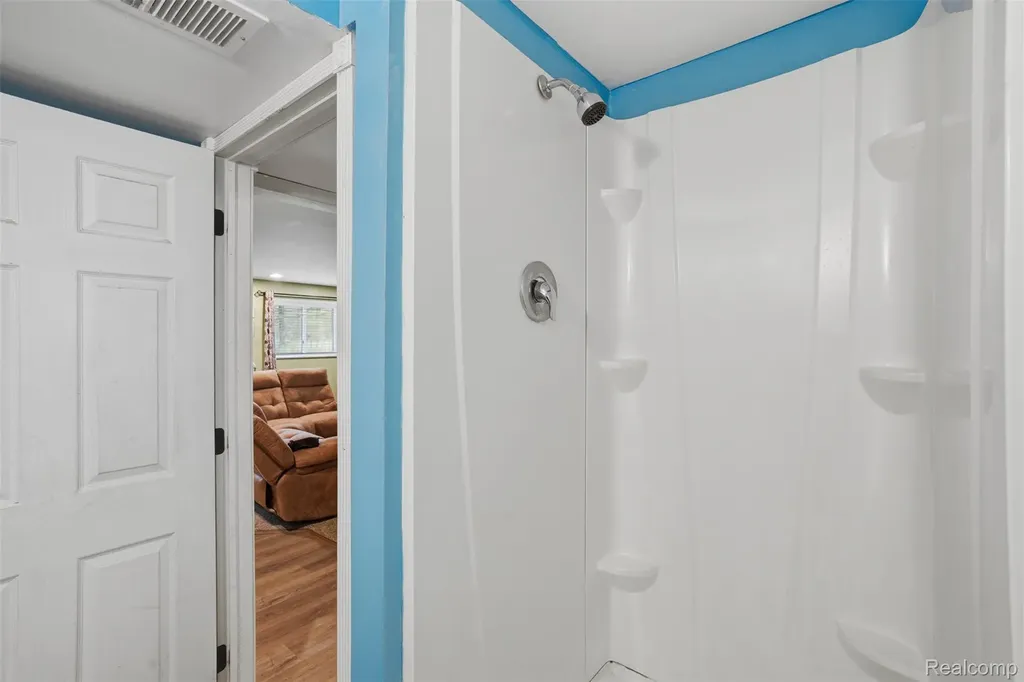 2478 Hiller Road West Bloomfield Charter Township MI 48324