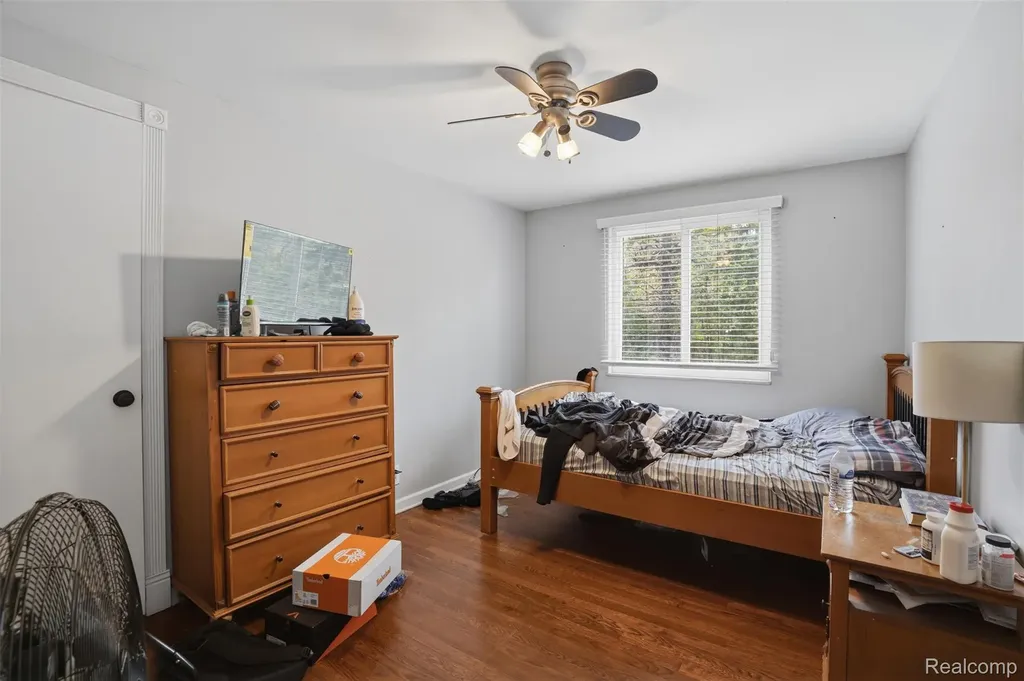2478 Hiller Road West Bloomfield Charter Township MI 48324
