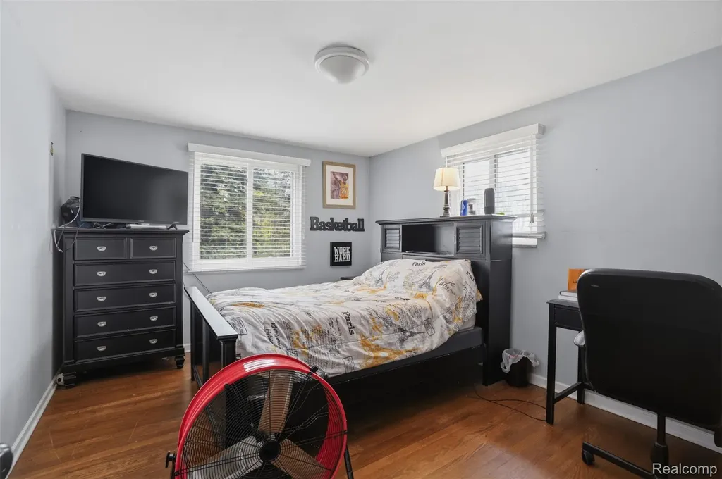 2478 Hiller Road West Bloomfield Charter Township MI 48324