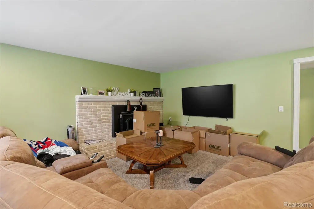 2478 Hiller Road West Bloomfield Charter Township MI 48324