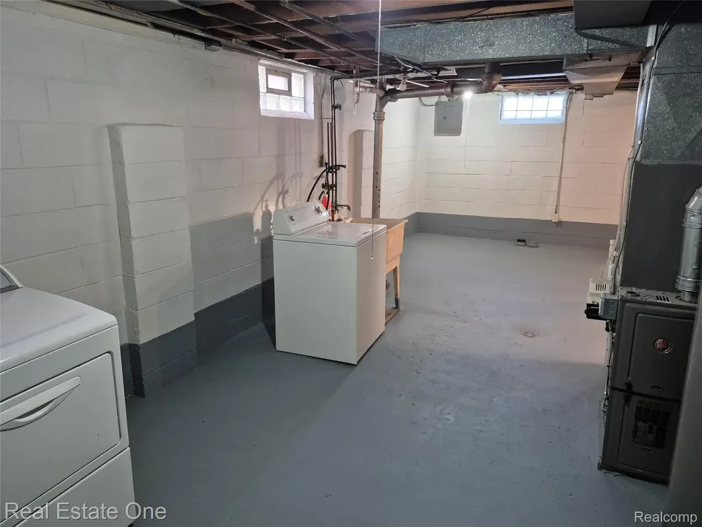 1069 Mulberry Street Wyandotte City MI 48192