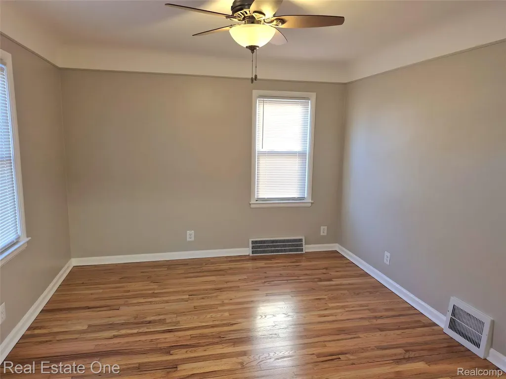 1069 Mulberry Street Wyandotte City MI 48192