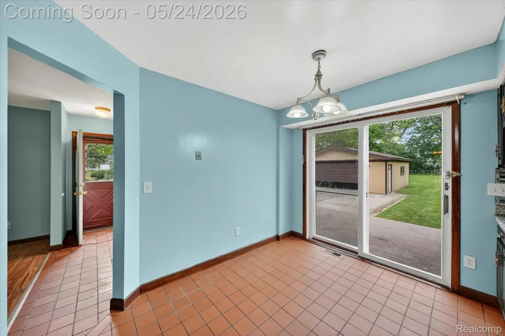 25852 Curie Avenue Warren City MI 48091