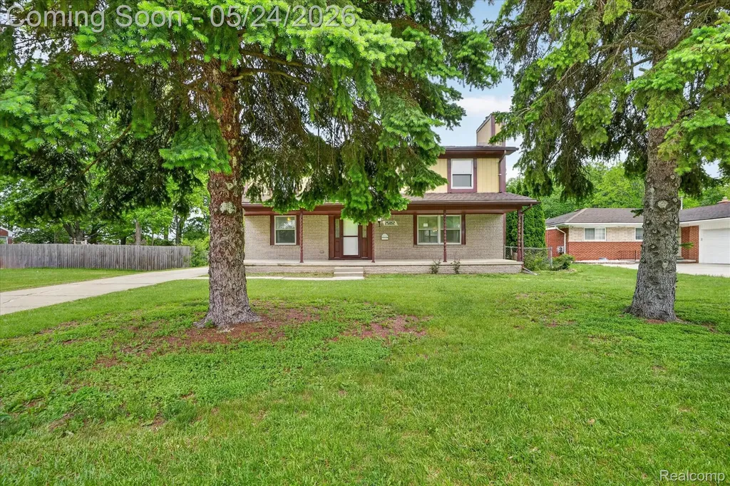 25852 Curie Avenue Warren City MI 48091