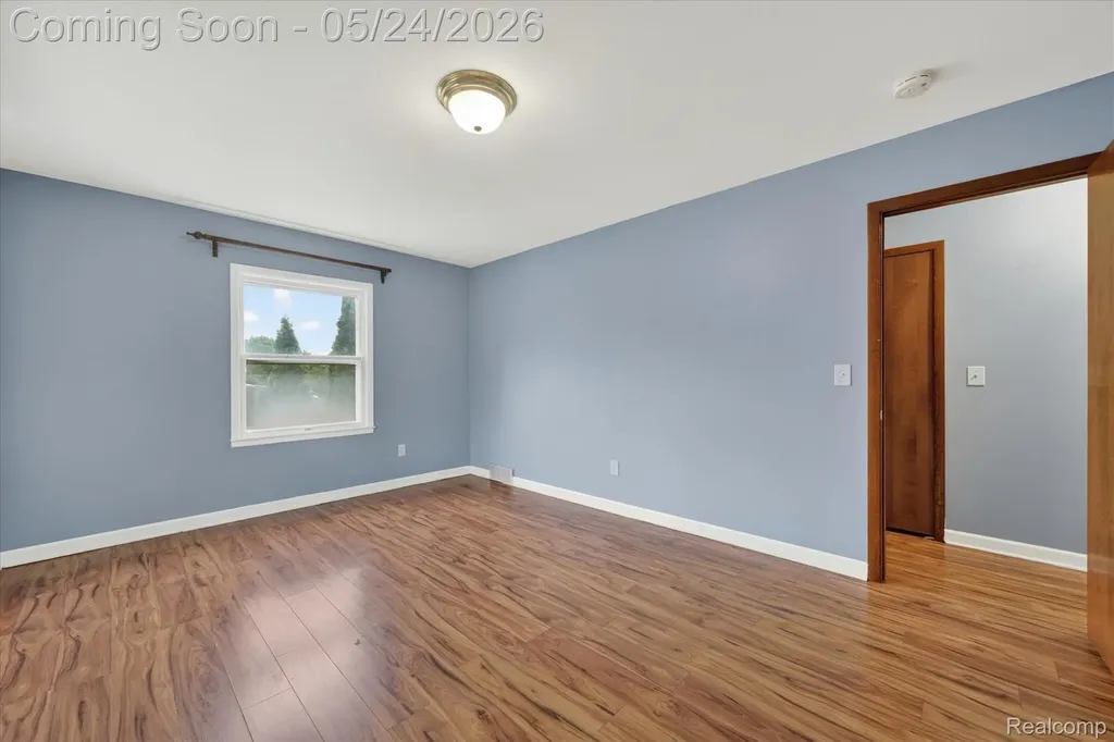 25852 Curie Avenue Warren City MI 48091