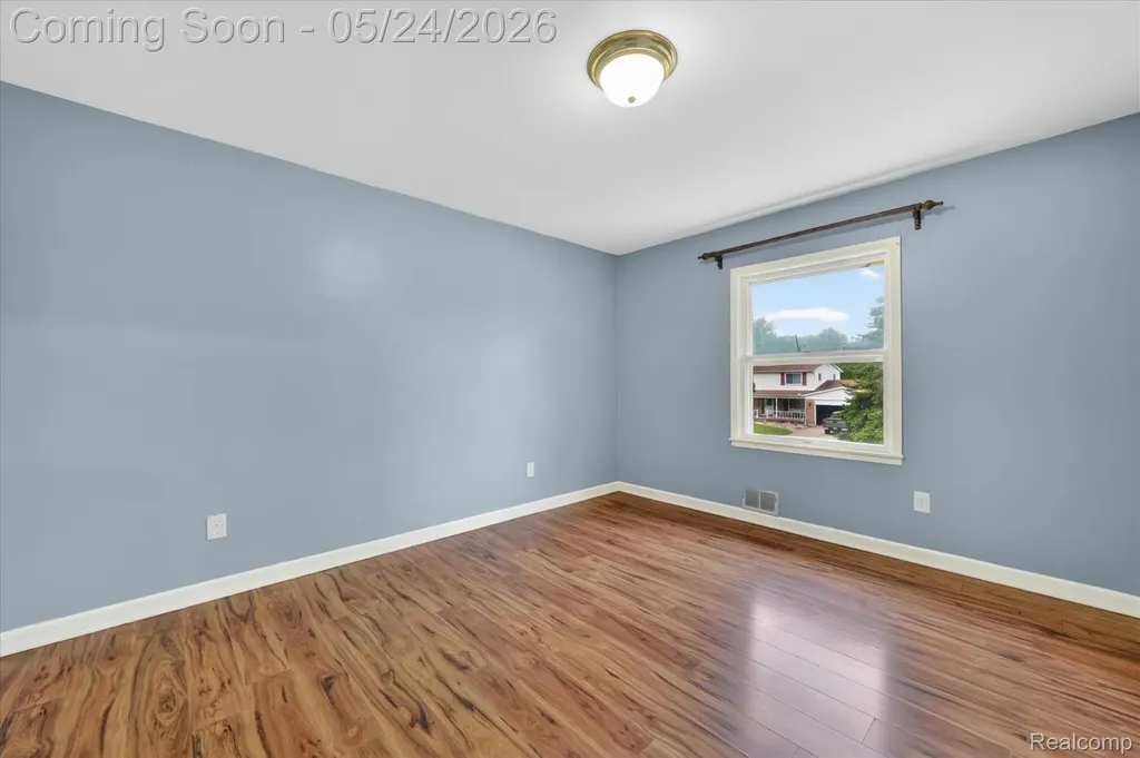 25852 Curie Avenue Warren City MI 48091