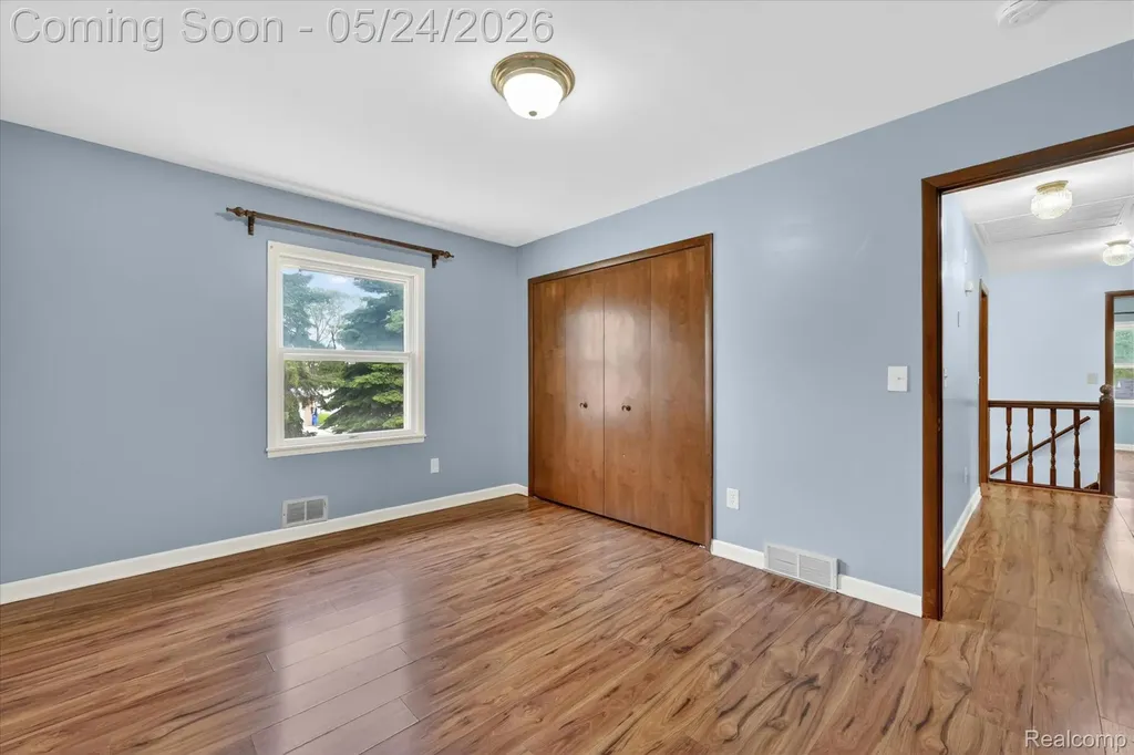 25852 Curie Avenue Warren City MI 48091