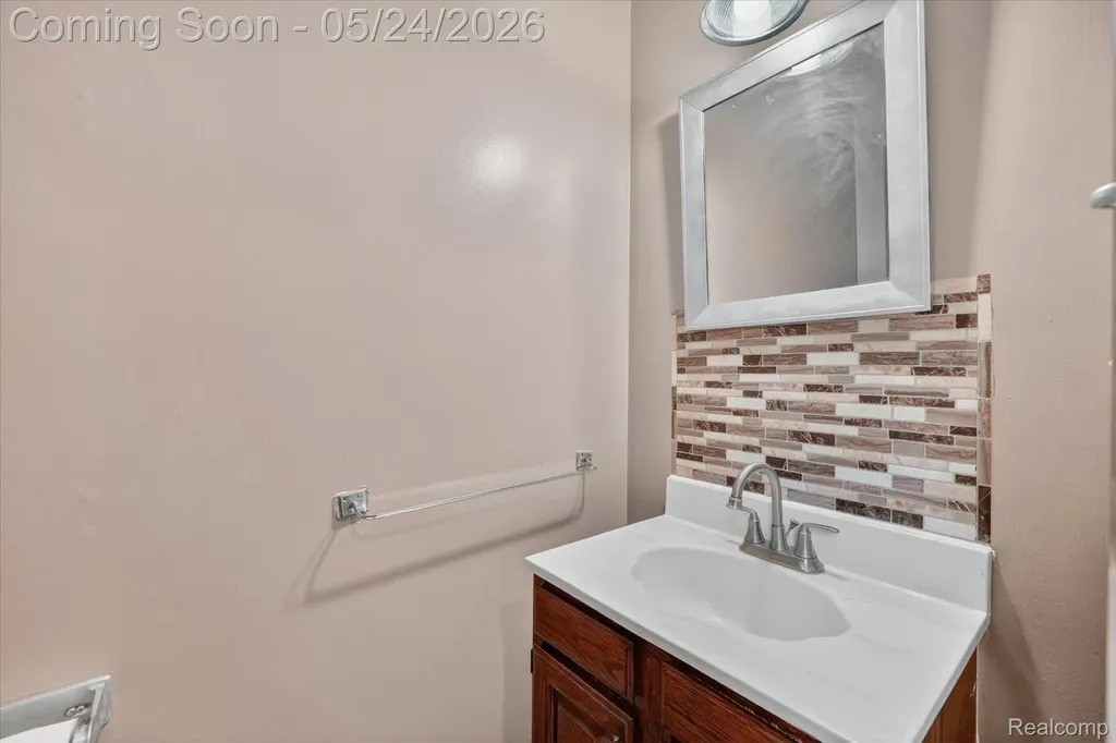 25852 Curie Avenue Warren City MI 48091