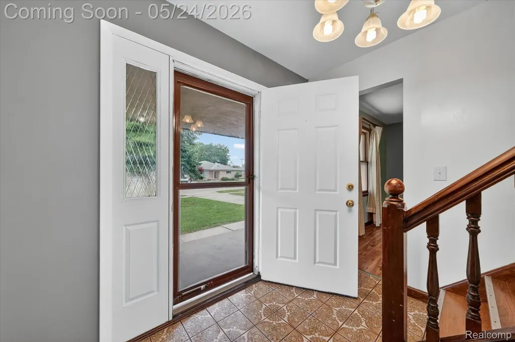 25852 Curie Avenue Warren City MI 48091