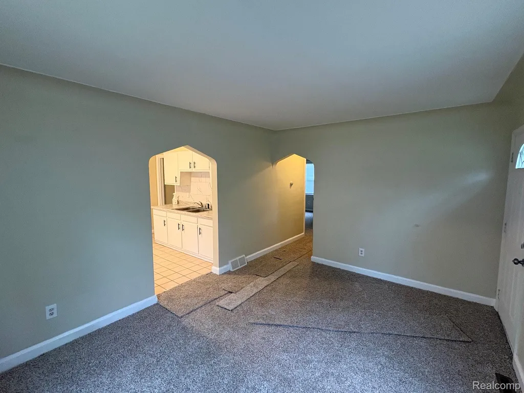 22517 Berg Road Southfield City MI 48033