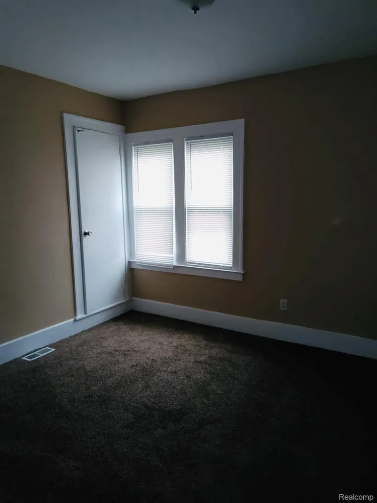 4215 Dickerson Street Detroit City MI 48215