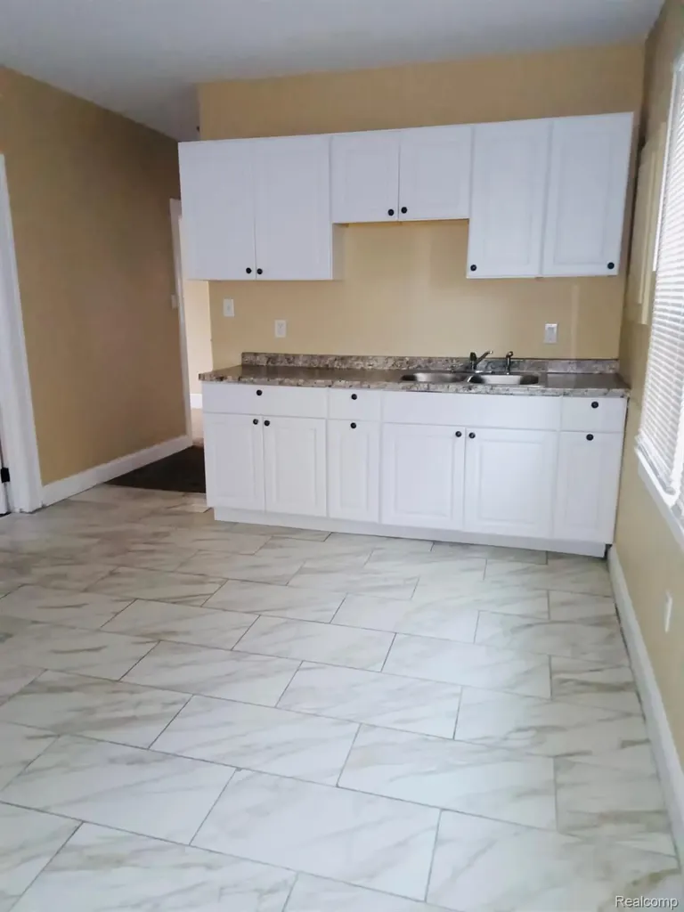 4215 Dickerson Street Detroit City MI 48215