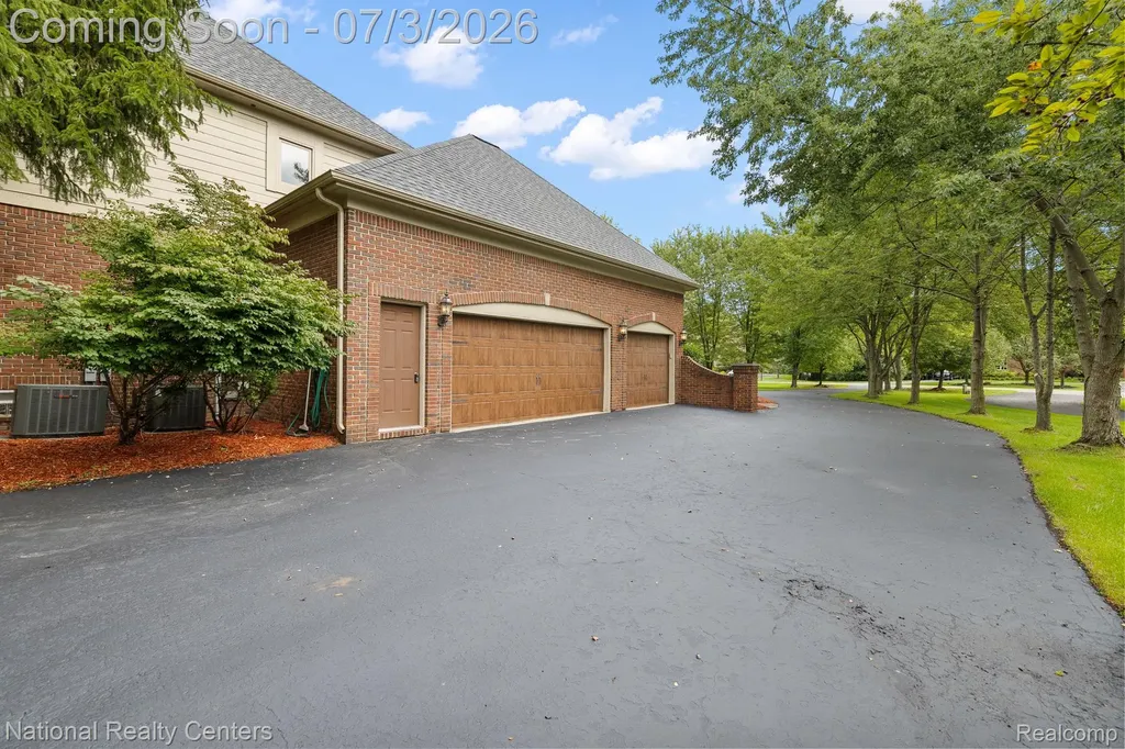 30055 Forest Drive Franklin Village MI 48025