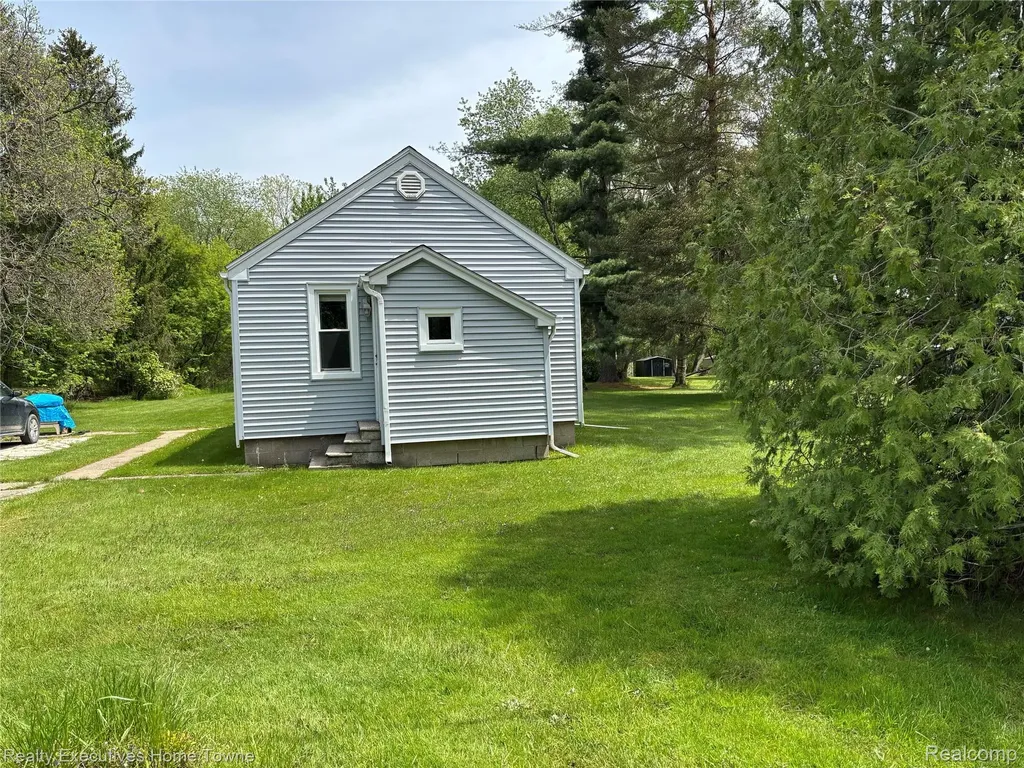 1782 Maple Road Kimball Township MI 48074