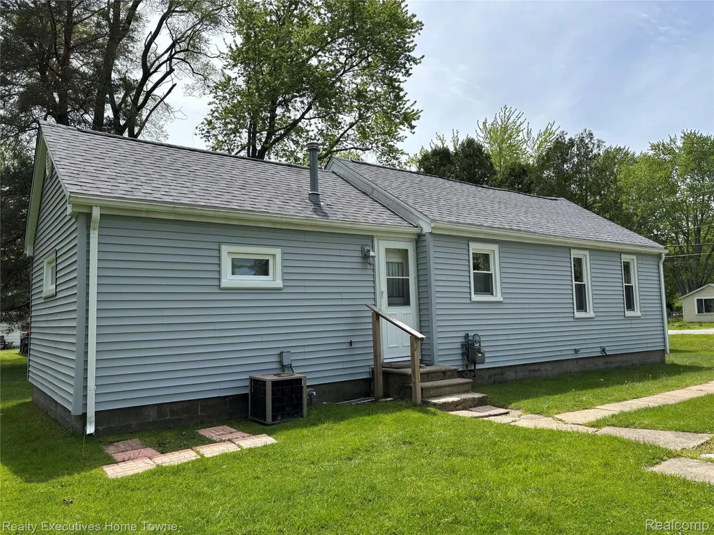 1782 Maple Road Kimball Township MI 48074