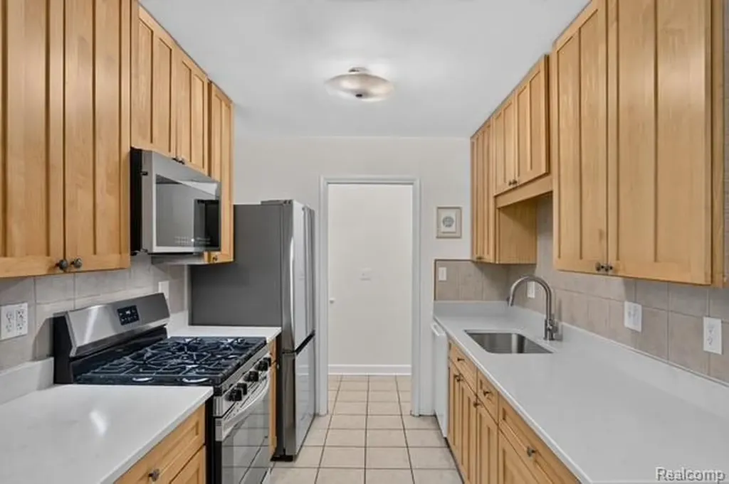 921 Raymond Street Ann Arbor City MI 48103