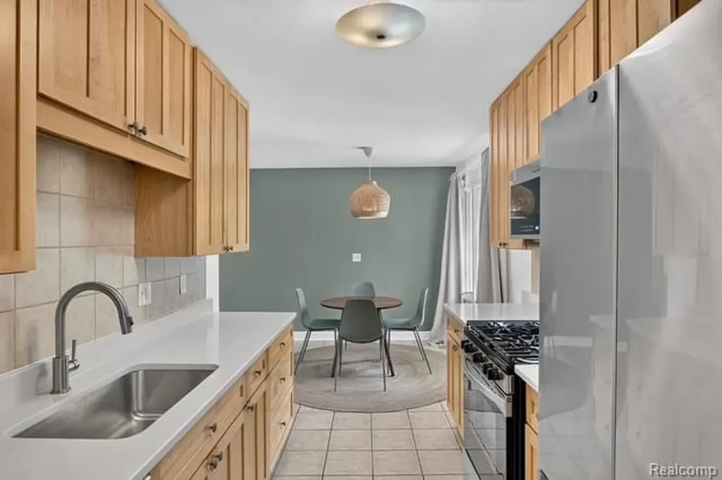 921 Raymond Street Ann Arbor City MI 48103
