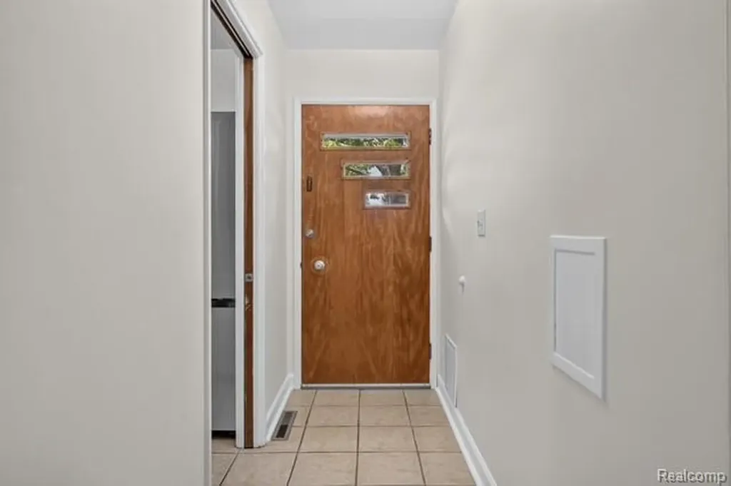 921 Raymond Street Ann Arbor City MI 48103