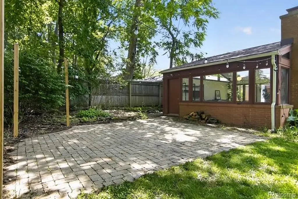 921 Raymond Street Ann Arbor City MI 48103