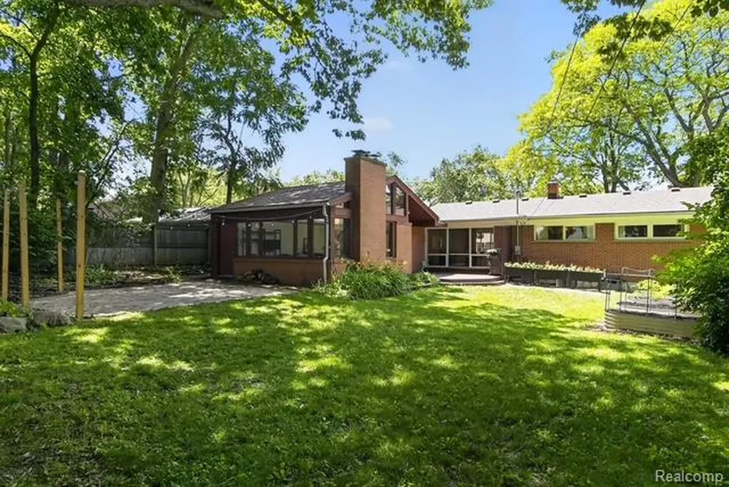 921 Raymond Street Ann Arbor City MI 48103