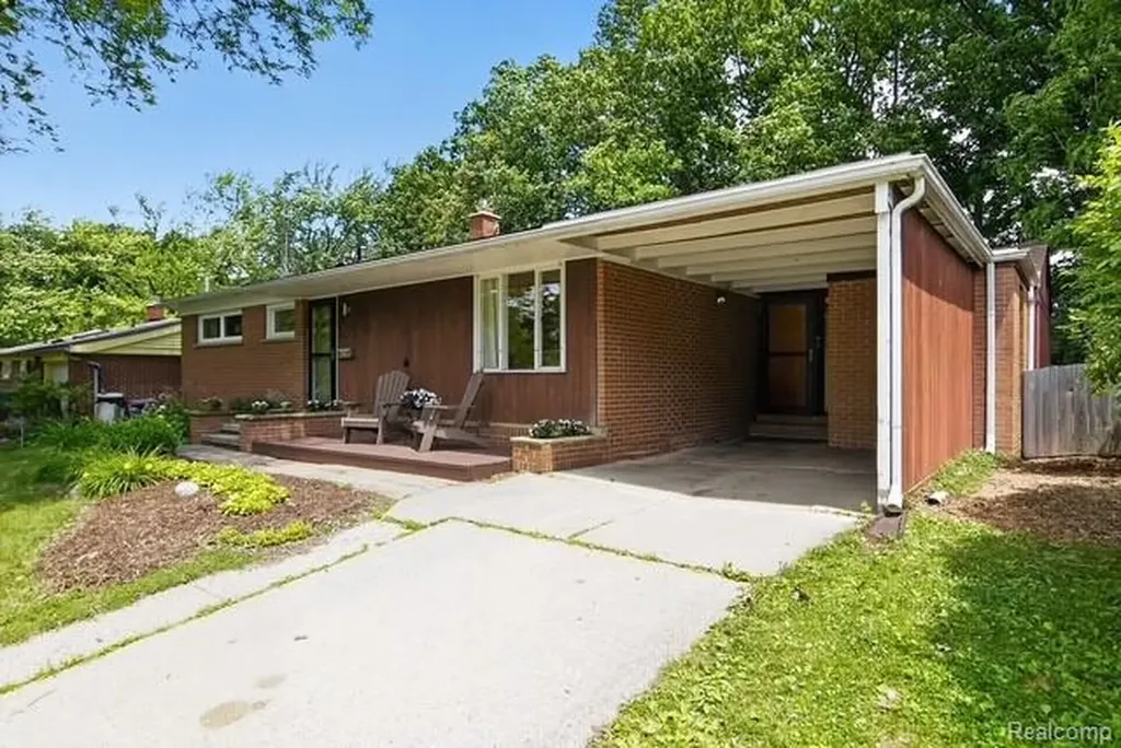 921 Raymond Street Ann Arbor City MI 48103
