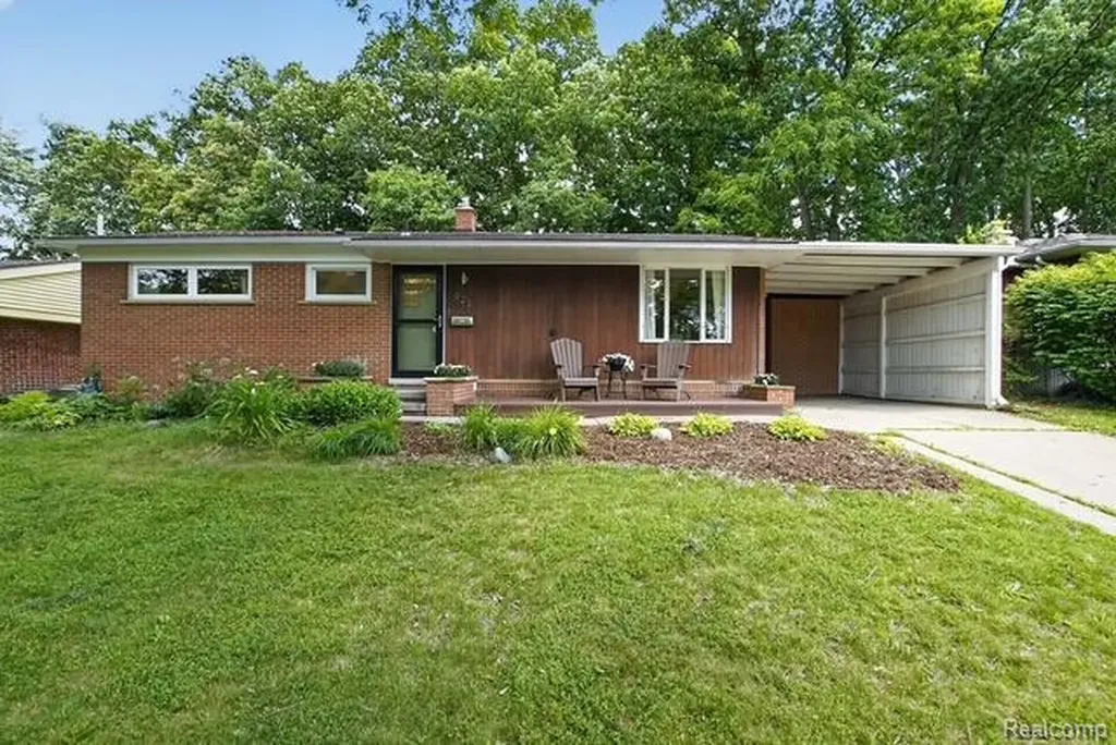 921 Raymond Street Ann Arbor City MI 48103