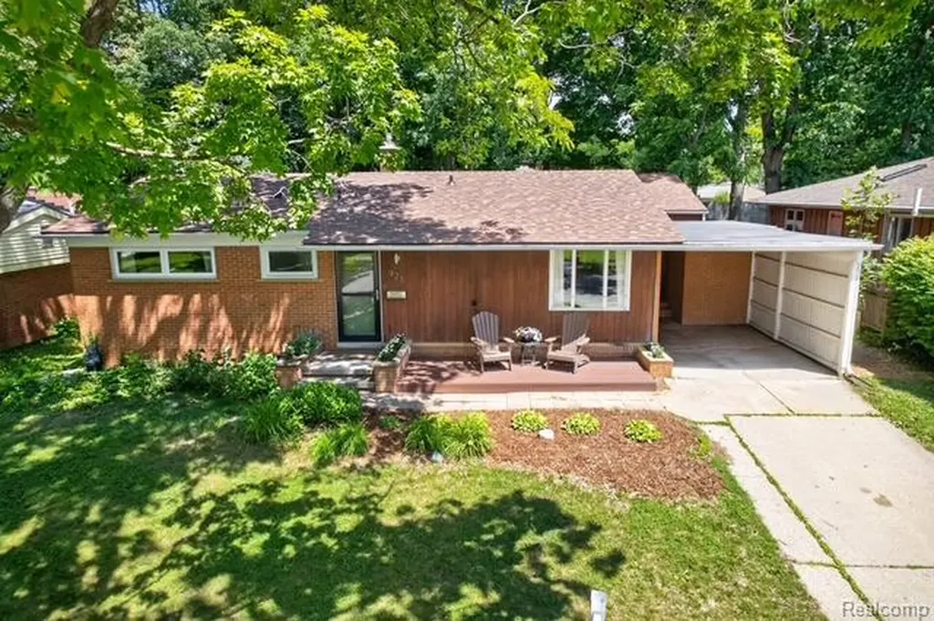921 Raymond Street Ann Arbor City MI 48103