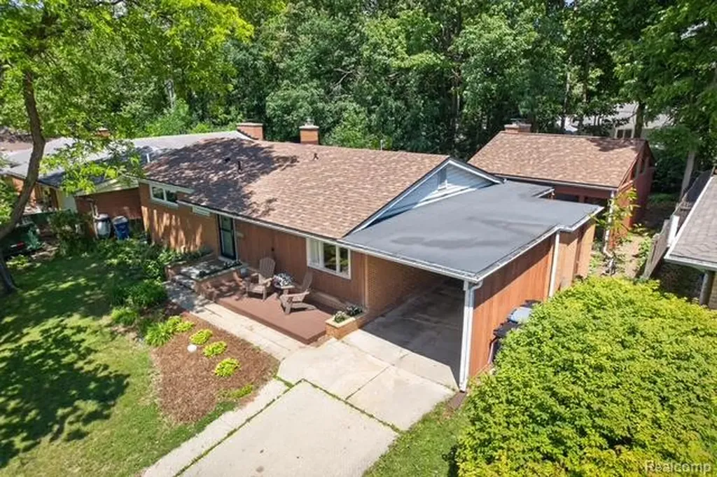 921 Raymond Street Ann Arbor City MI 48103