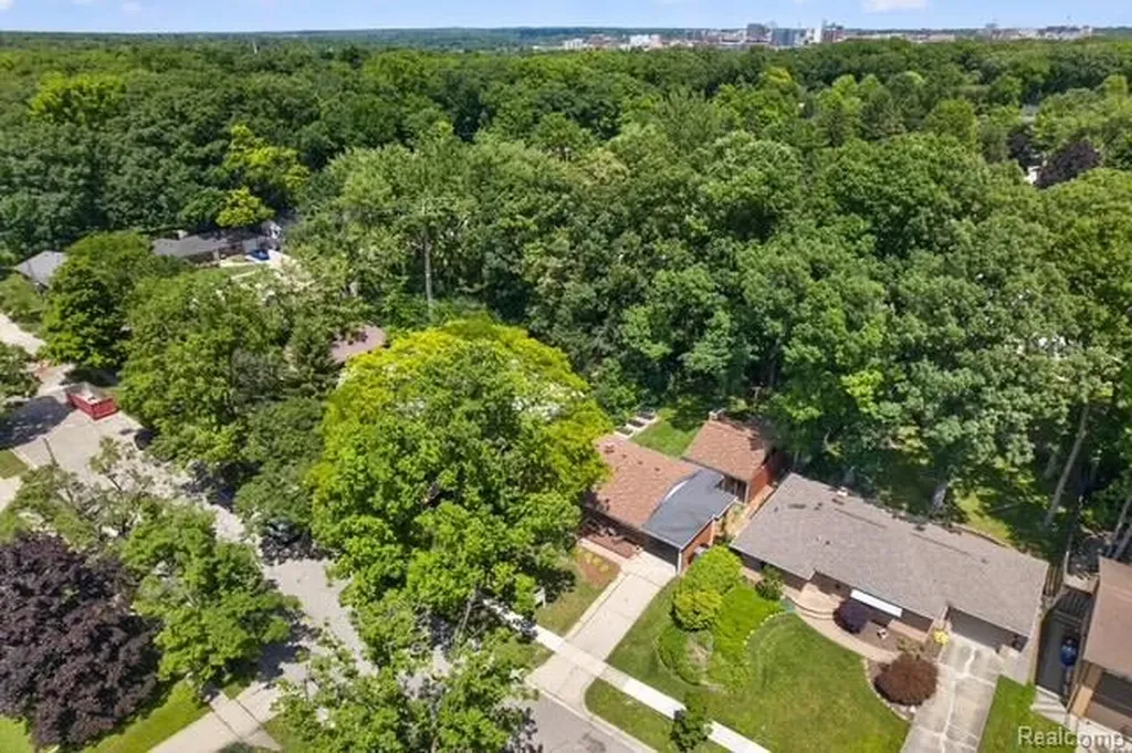 921 Raymond Street Ann Arbor City MI 48103