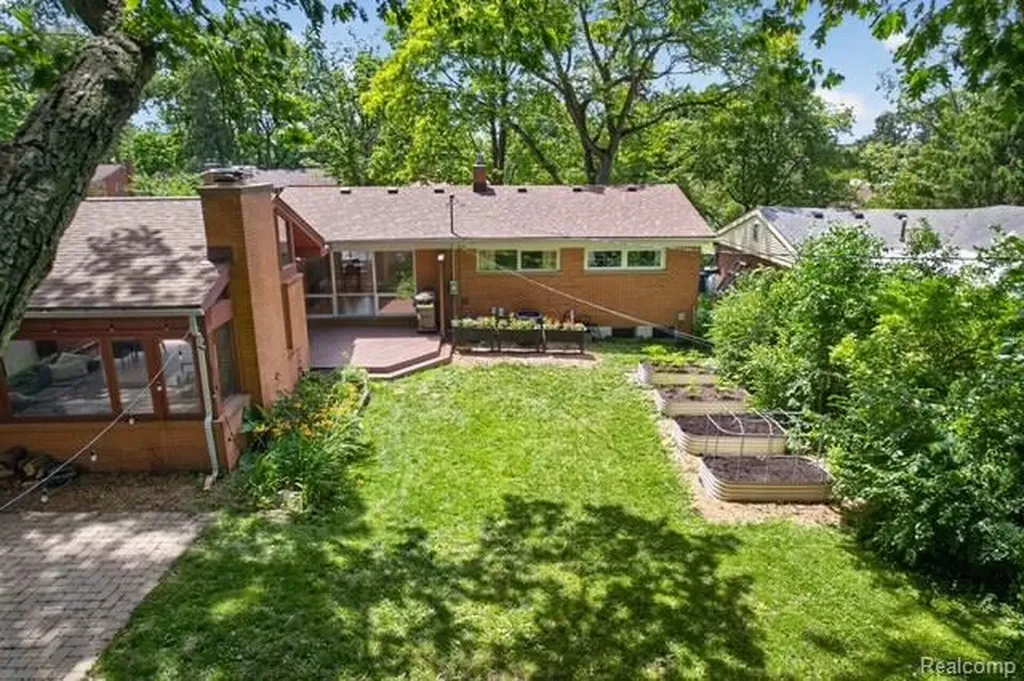 921 Raymond Street Ann Arbor City MI 48103