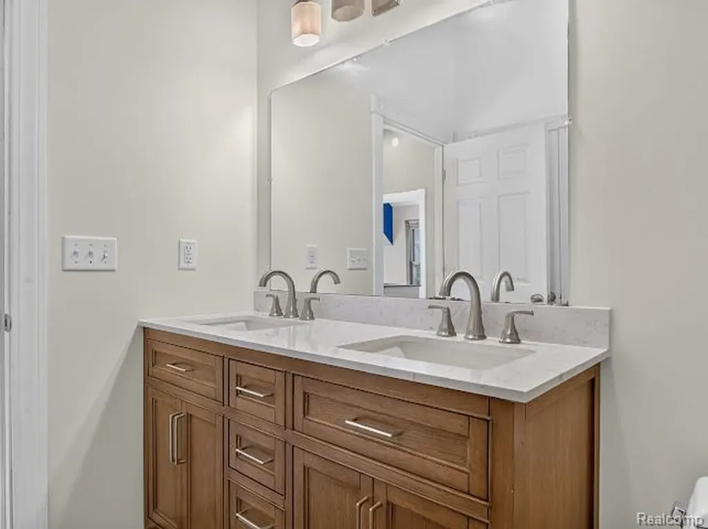 117 W Summit Street Ann Arbor City MI 48103