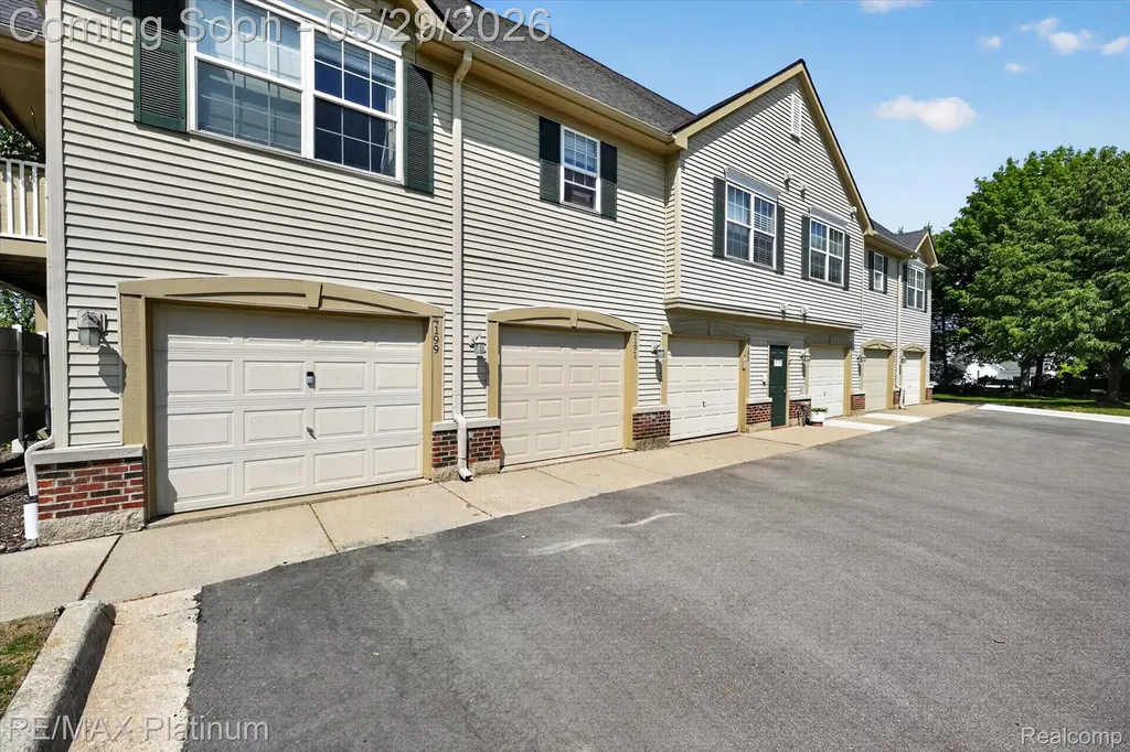 4191 Hampton Ridge Boulevard Genoa Township MI 48843