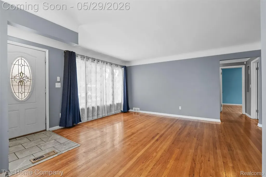 24564 Marine Avenue Eastpointe City MI 48021