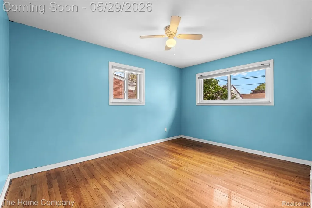 24564 Marine Avenue Eastpointe City MI 48021