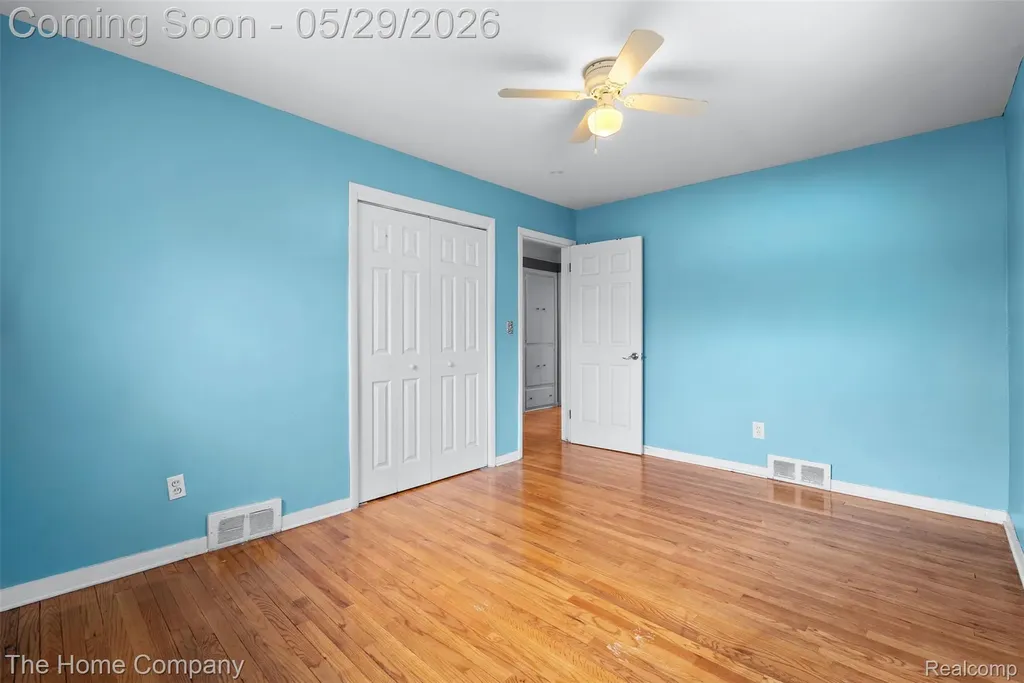 24564 Marine Avenue Eastpointe City MI 48021