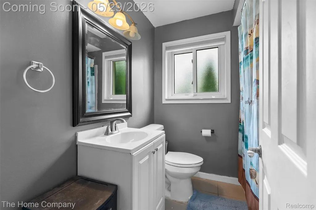 24564 Marine Avenue Eastpointe City MI 48021