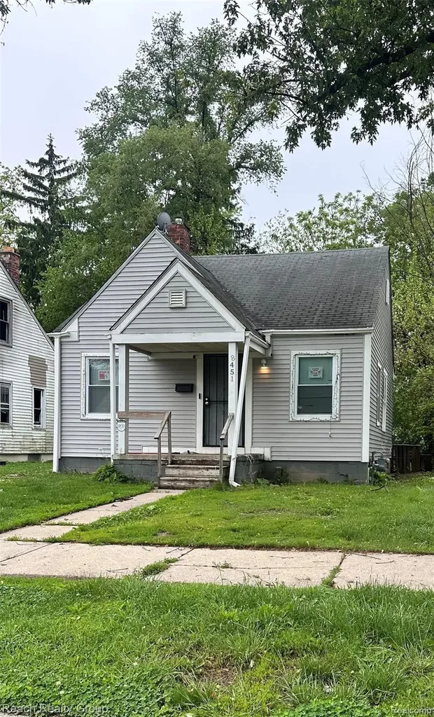8451 Greenview Avenue Detroit City MI 48228