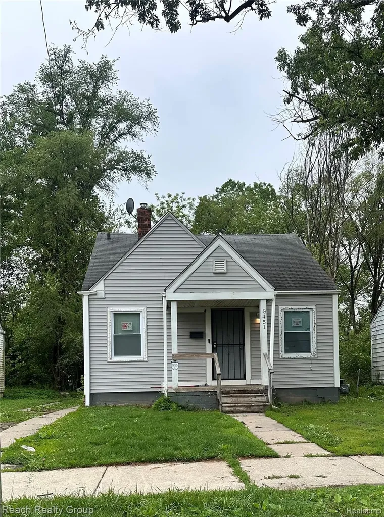 8451 Greenview Avenue Detroit City MI 48228