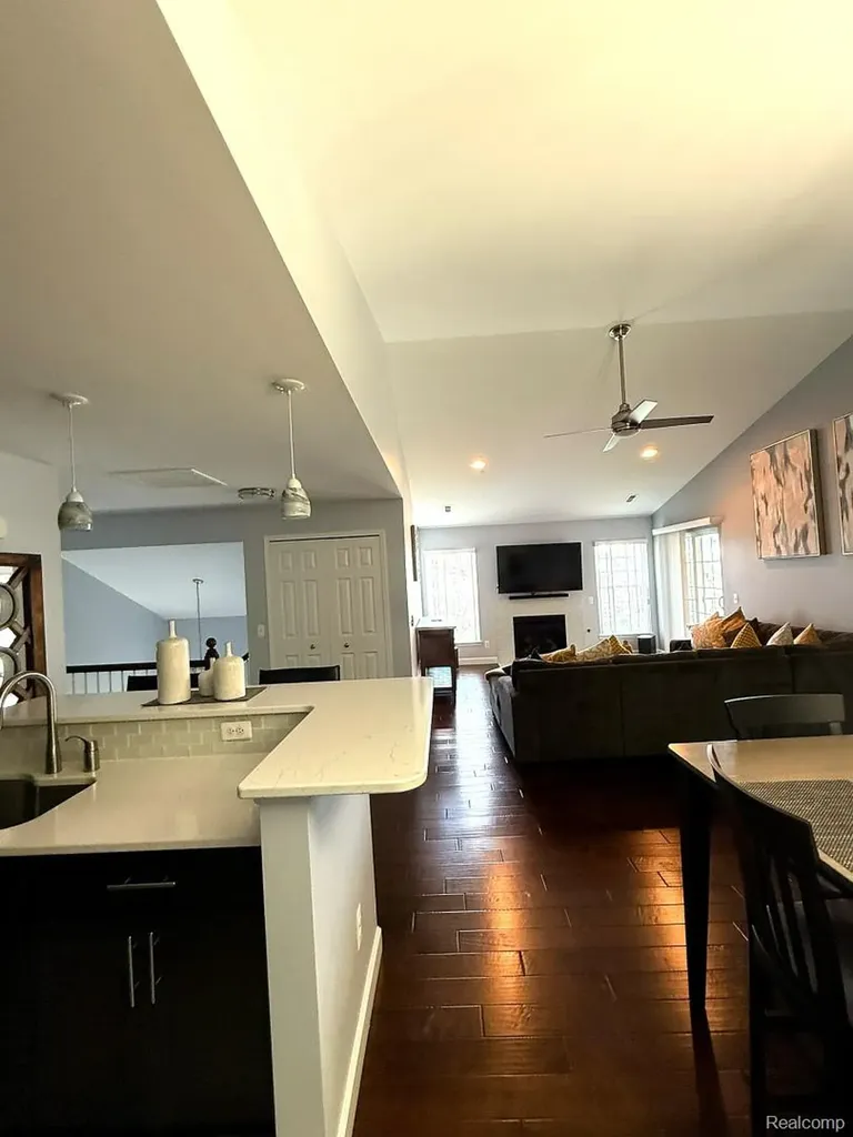 3612 Oakmonte Boulevard Oakland Charter Township MI 48306
