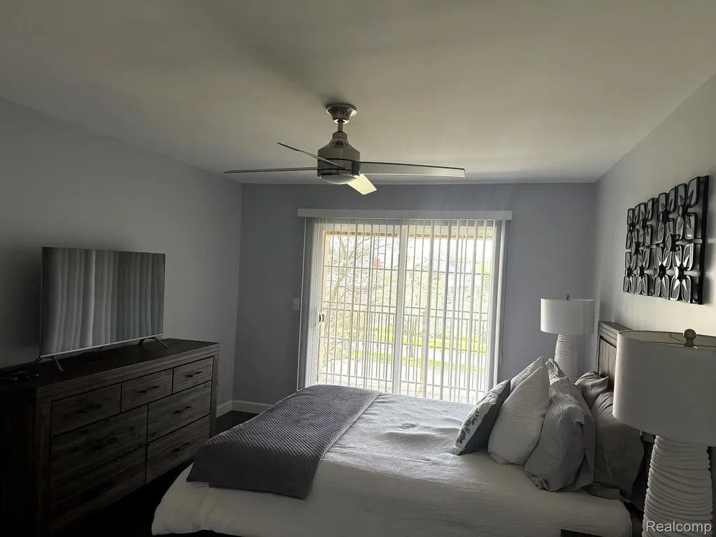 3612 Oakmonte Boulevard Oakland Charter Township MI 48306