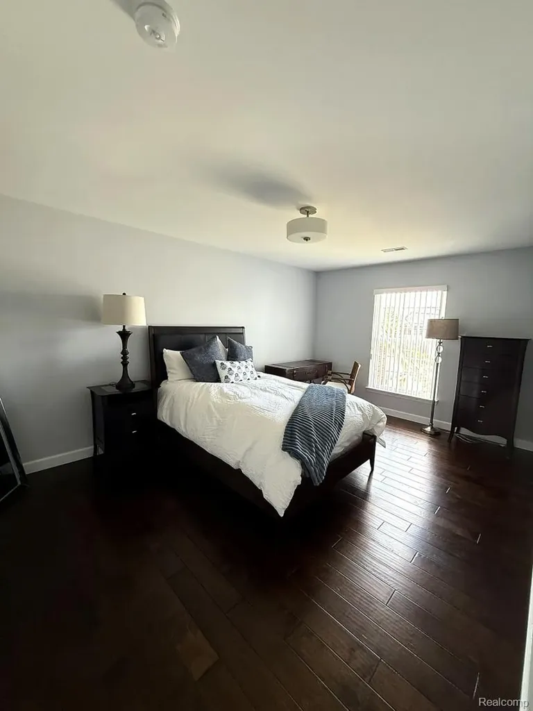 3612 Oakmonte Boulevard Oakland Charter Township MI 48306