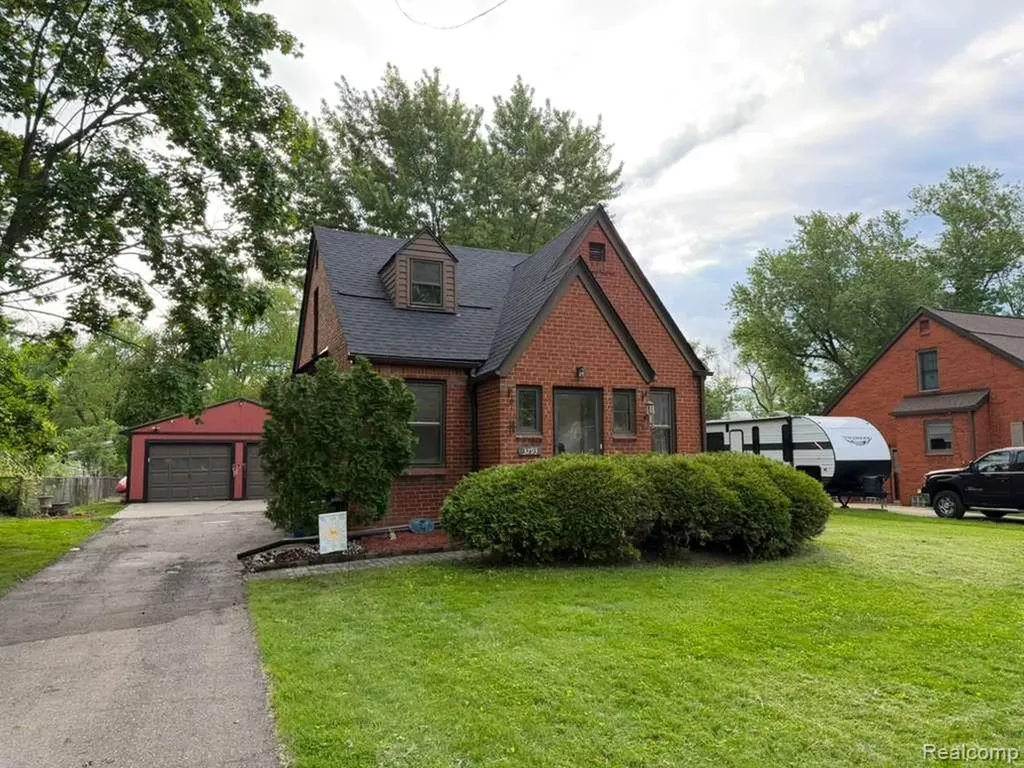 3793 Lincolnshire Road Waterford Charter Township MI 48328