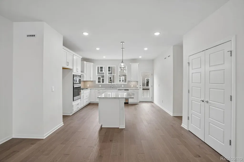 25421 Orwell Street Novi City MI 48375